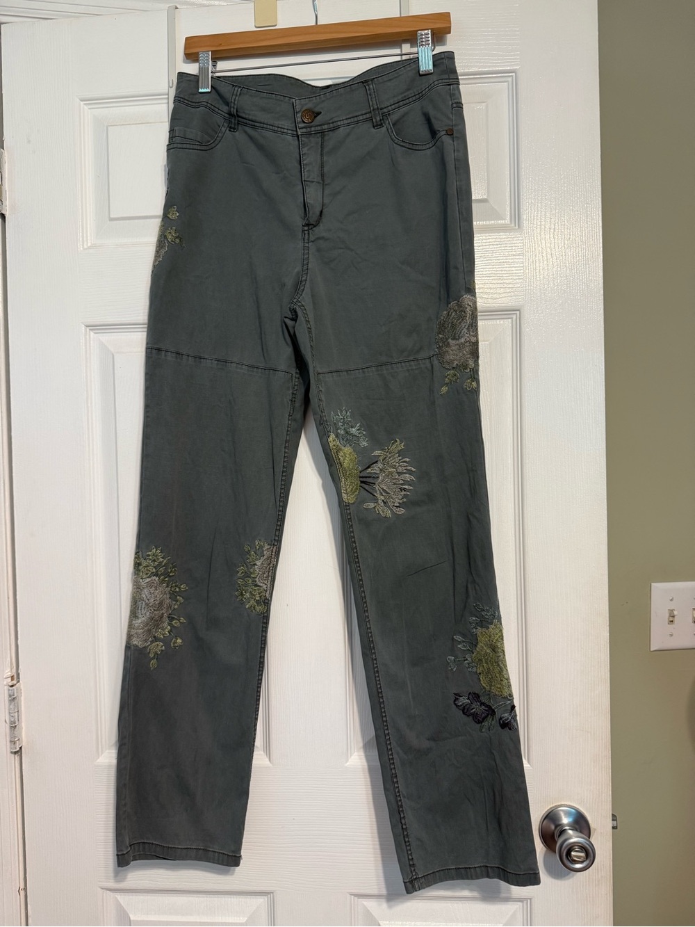 Sundance Olive-Green Straight Leg Jeans with Floral Embroidery